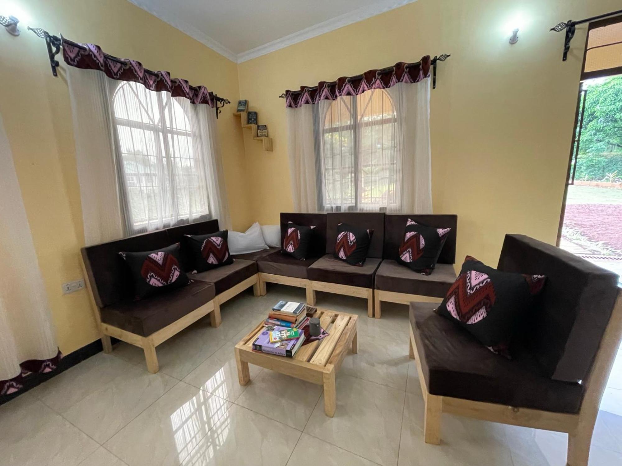Home Feeling Kilimanjaro Moshi Bagian luar foto