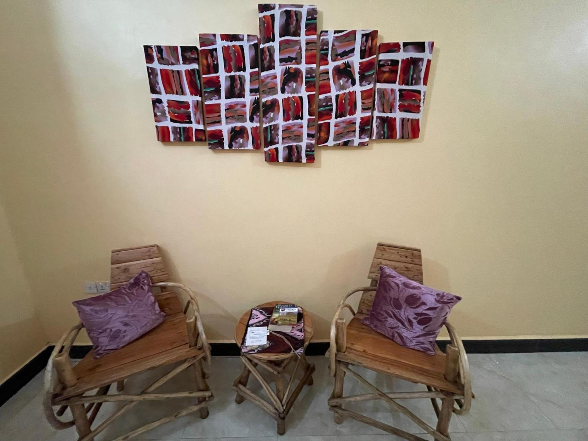 Home Feeling Kilimanjaro Moshi Bagian luar foto
